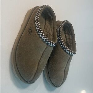 UGG Kids Tan Slippers with Patterned Trim